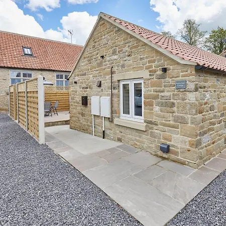 Host & - Sunny Dale * Thornton Dale