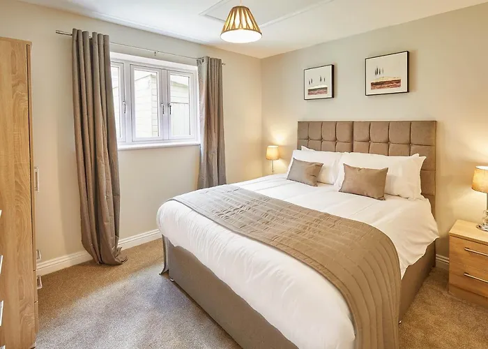 Host & - Sunny Dale Thornton Dale