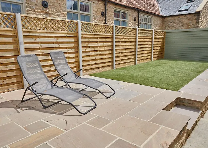 Host & - Sunny Dale Thornton Dale