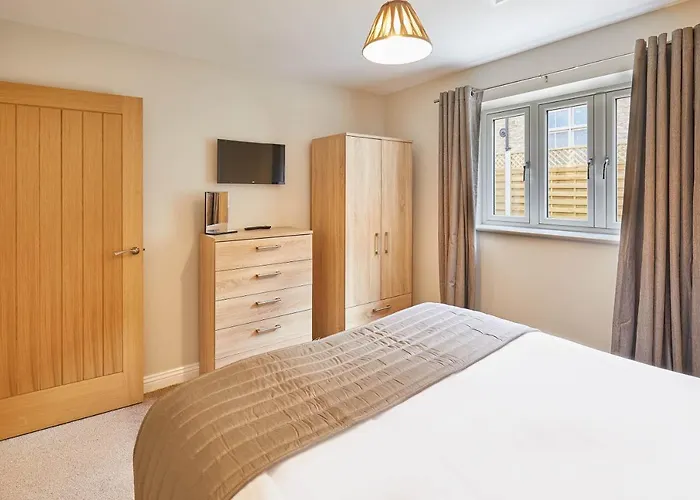 Host & - Sunny Dale Holiday home *